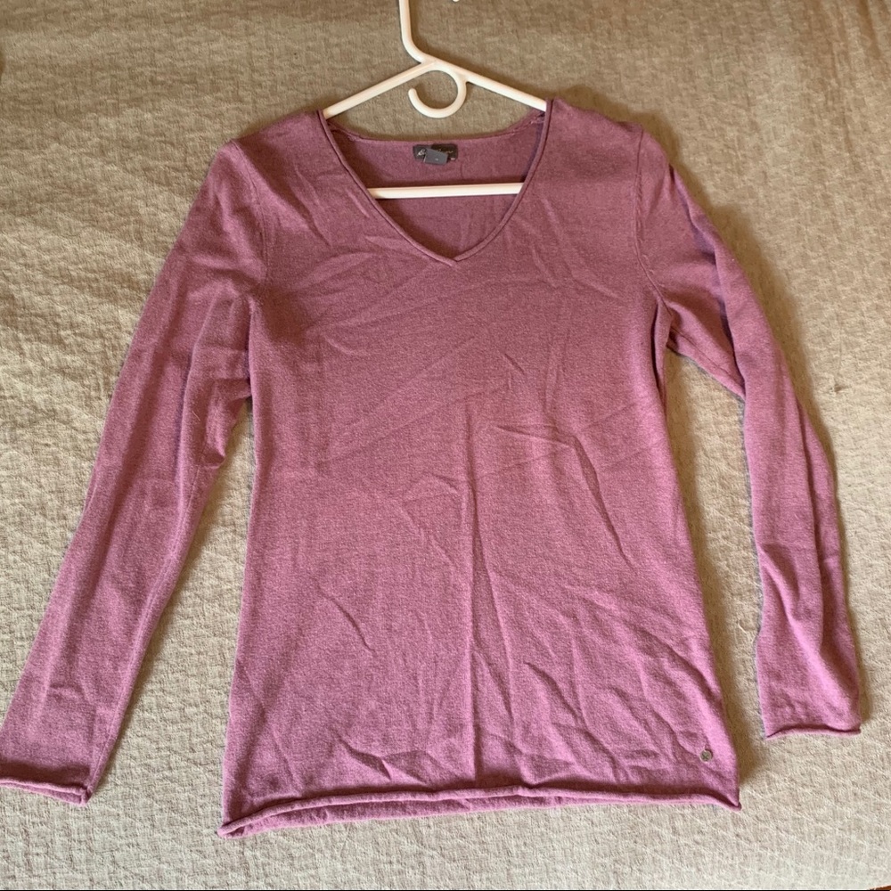 Purple/pink sweater